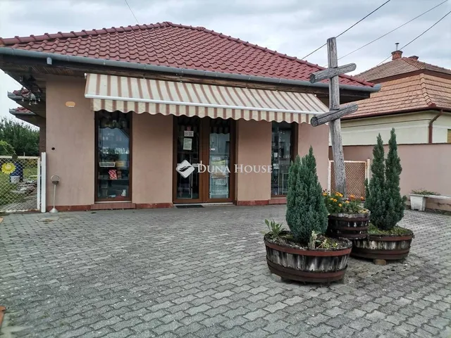 Eladó kereskedelmi és ipari ingatlan Szigetszentmárton 205 nm