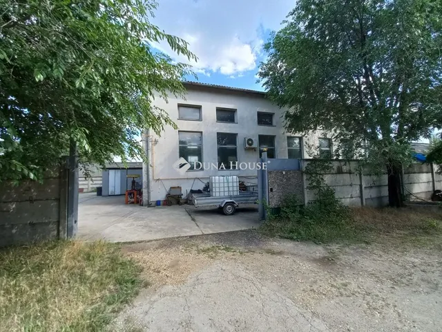 Eladó kereskedelmi és ipari ingatlan Dunaharaszti, Dr. Pósta Sándor utca 209 nm