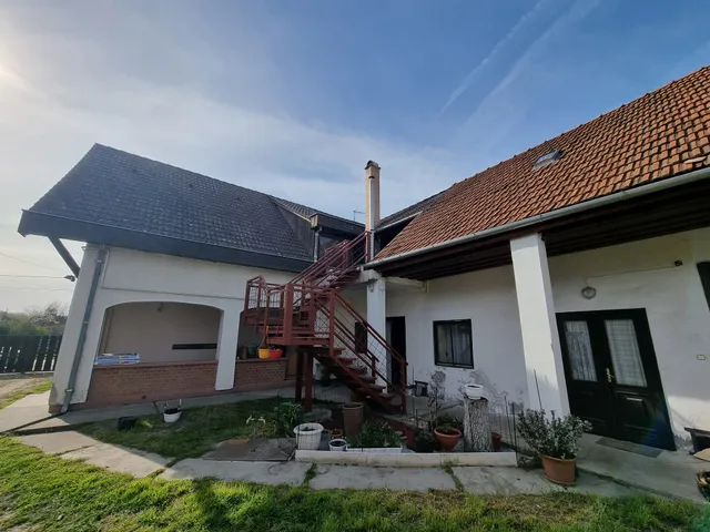 Eladó ház Szigetszentmárton 280 nm