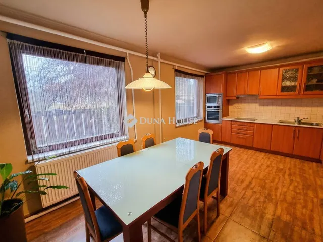 Eladó ház Szigetszentmárton 280 nm