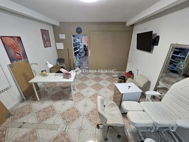 Eladó kereskedelmi és ipari ingatlan Szigetszentmiklós, Bajcsy-Zsilinszky utca 67 nm