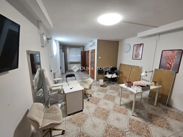 Kiadó kereskedelmi és ipari ingatlan Szigetszentmiklós, Bajcsy-Zsilinszky utca 67 nm