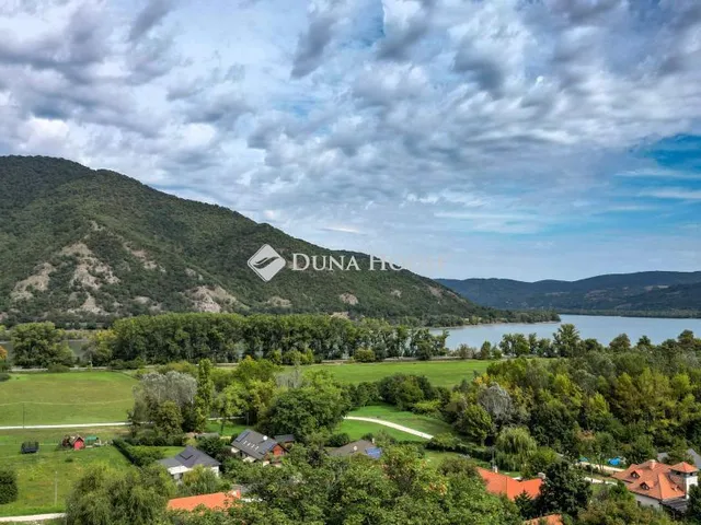 Eladó ház Dömös 196 nm