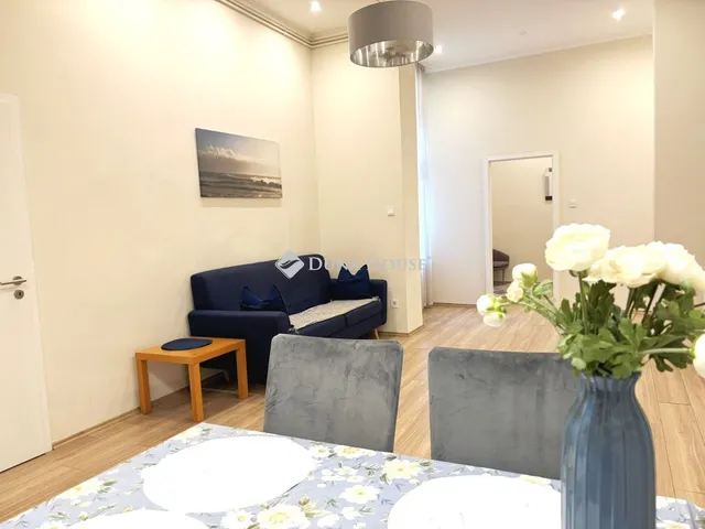 Eladó lakás Budapest V. kerület 74 nm