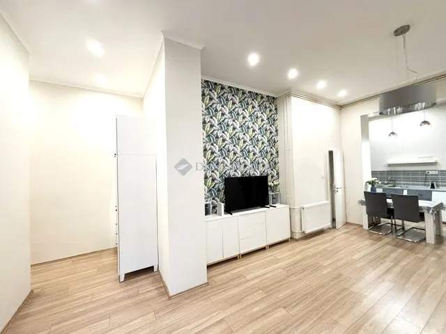 Eladó lakás Budapest V. kerület, Kossuth Lajos utca 74 nm