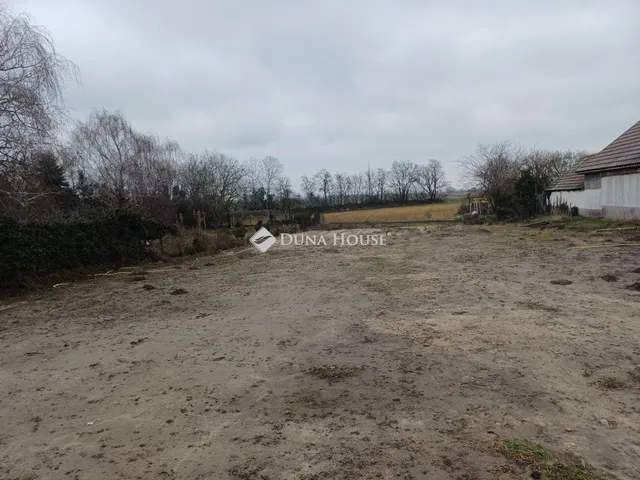 Eladó ház Áporka 100 nm