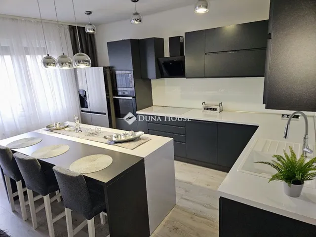 Eladó ház Szigethalom, Thököly utca 200 nm