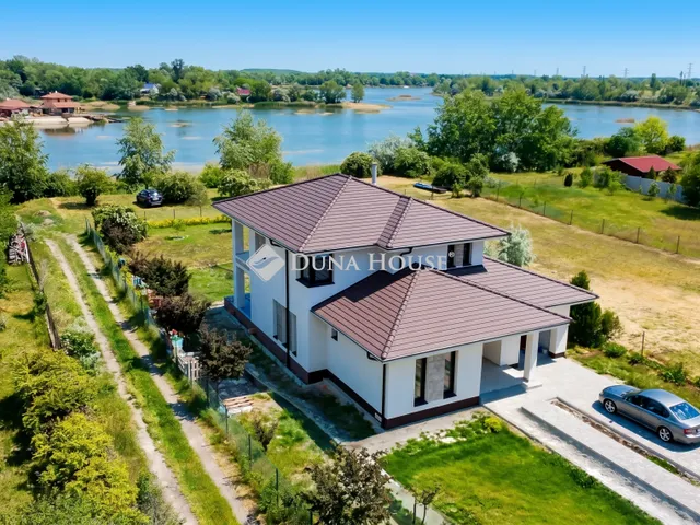 Eladó ház Délegyháza 270 nm