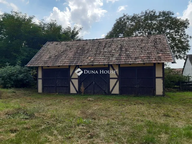 Eladó mezőgazdasági ingatlan Hollád, Zártkert 90 nm