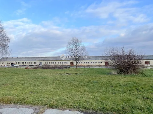 Eladó kereskedelmi és ipari ingatlan Lovászi 3000 nm