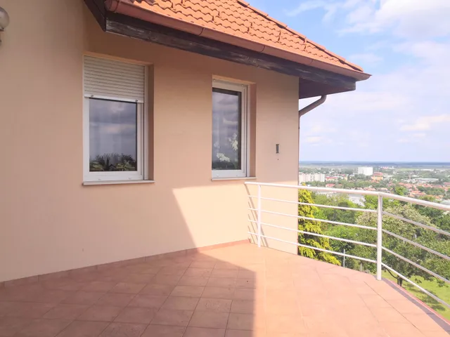 Eladó ház Szekszárd 386 nm