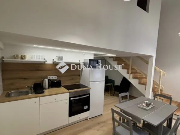 Kiadó lakás Budapest VI. kerület, Zichy Jenő utca 25 nm