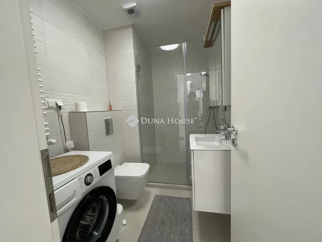 Kiadó lakás Budapest VIII. kerület, Kőris utca 43 nm