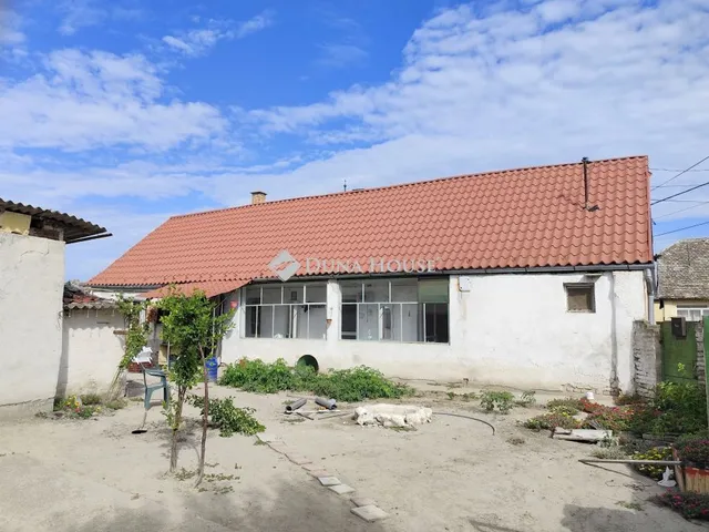 Eladó ház Decs 98 nm