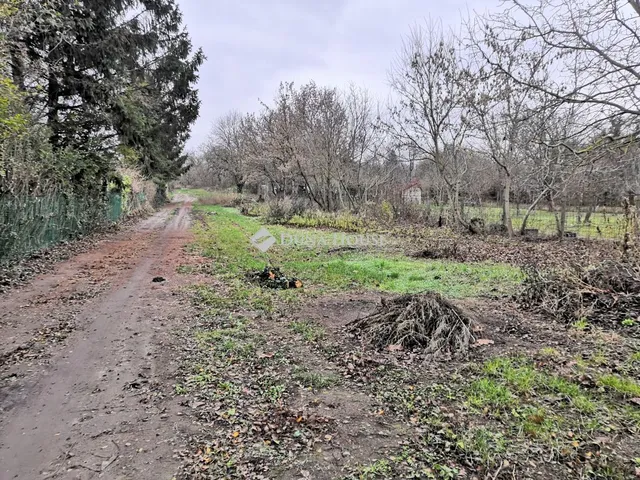 Eladó telek Tahitótfalu 2131 nm