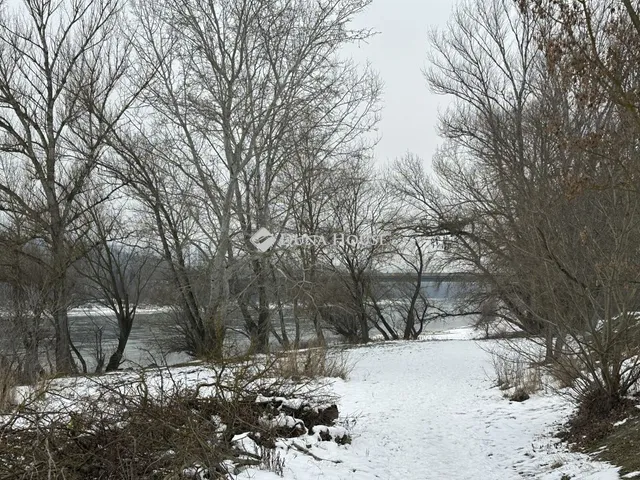 Eladó telek Tahitótfalu, Gát utca 900 nm