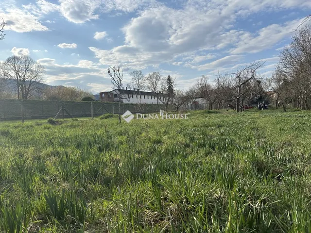 Eladó telek Tahitótfalu 996 nm