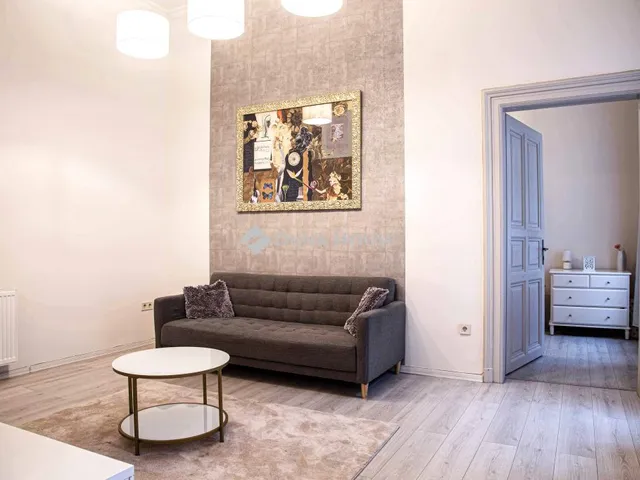 Eladó lakás Budapest VI. kerület 53 nm