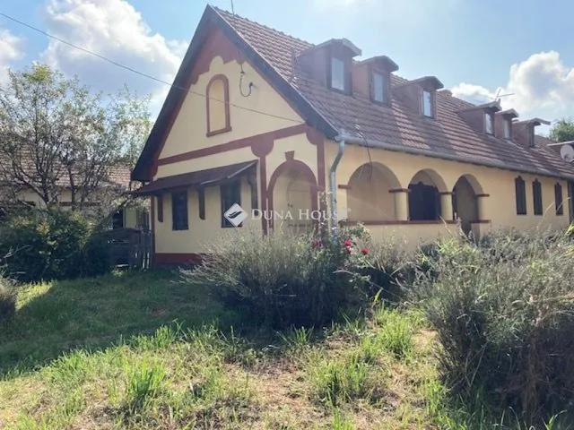 Eladó ház Hollád 200 nm