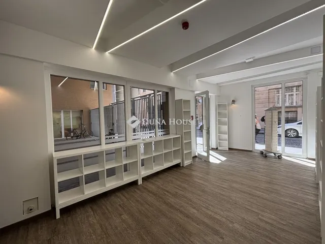 Kiadó kereskedelmi és ipari ingatlan Budapest VIII. kerület 30 nm