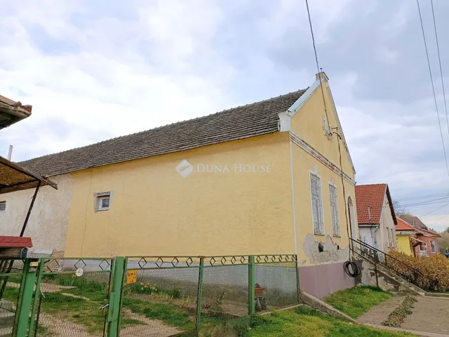 Eladó kereskedelmi és ipari ingatlan Vajta 63 nm