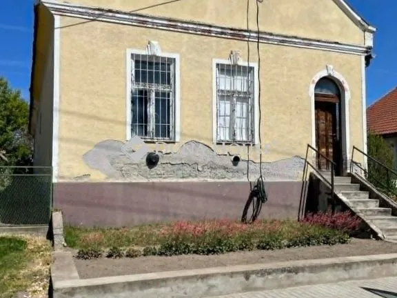 Eladó kereskedelmi és ipari ingatlan Vajta 63 nm