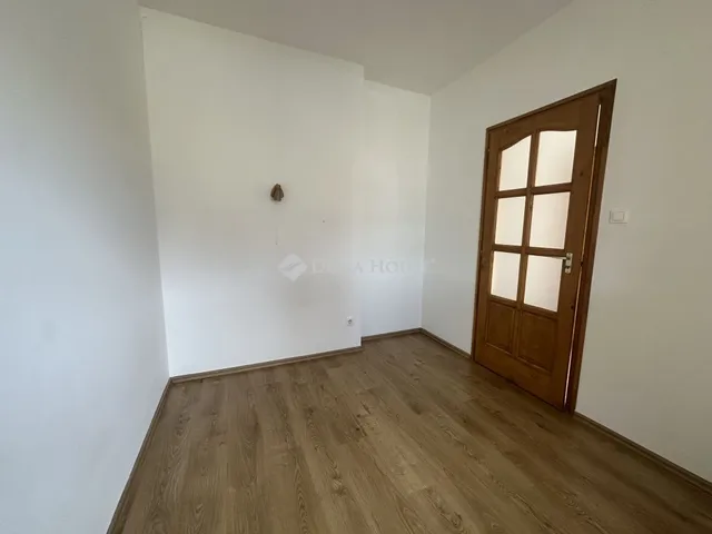 Eladó lakás Monor, Nyitrai utca 46 nm