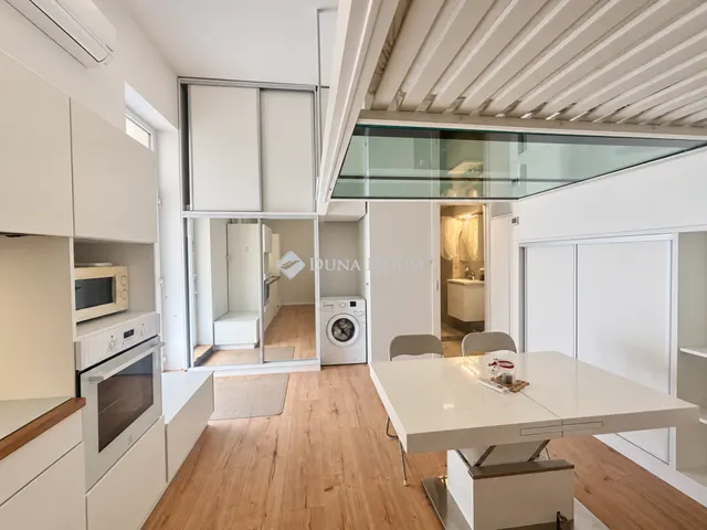 Eladó lakás Budapest VIII. kerület, Kisfaludy utca 25 nm