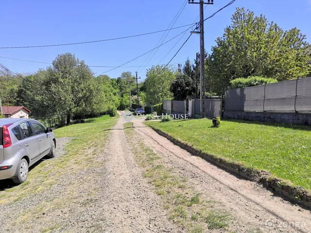 Eladó telek Verőce 800 nm