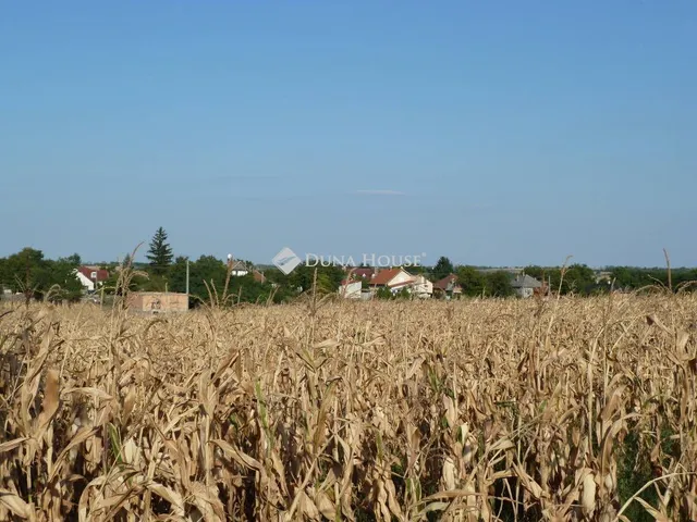 Eladó telek Baracska 3693 nm