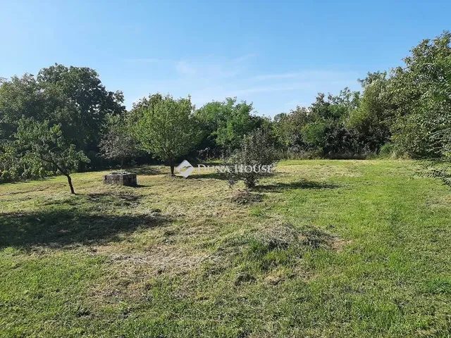Eladó telek Baracska 1169 nm