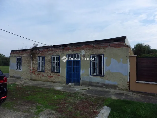Eladó kereskedelmi és ipari ingatlan Vép 110 nm