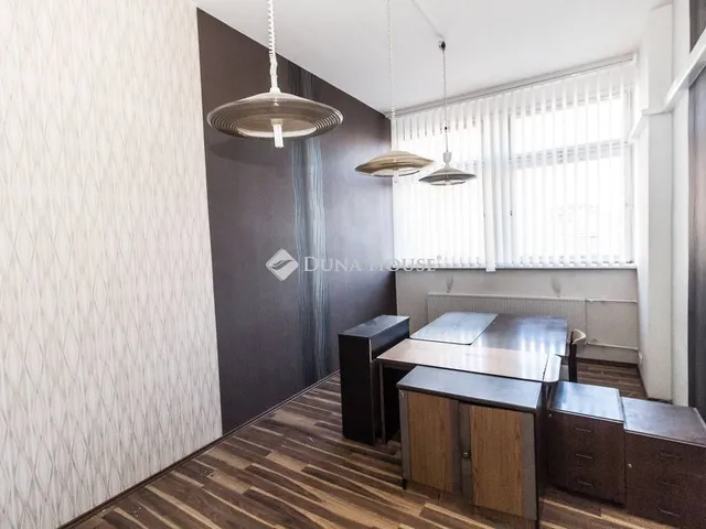 Kiadó kereskedelmi és ipari ingatlan Szombathely, Széll Kálmán utca 171 nm