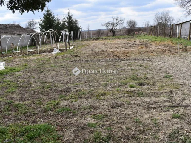 Eladó telek Vashosszúfalu 852 nm