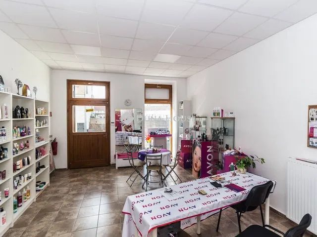 Eladó kereskedelmi és ipari ingatlan Szombathely 130 nm