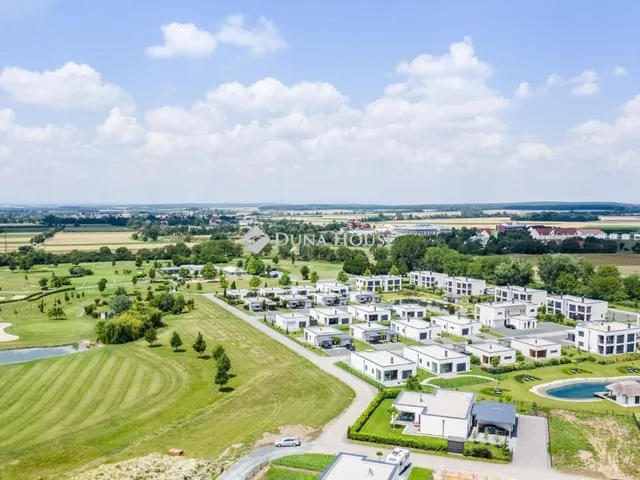 Eladó lakás Zsira, Golf körút 61 nm