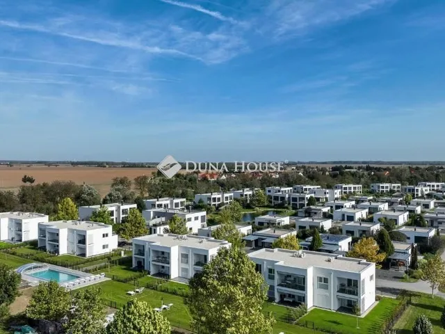 Eladó lakás Zsira, Golf körút 61 nm