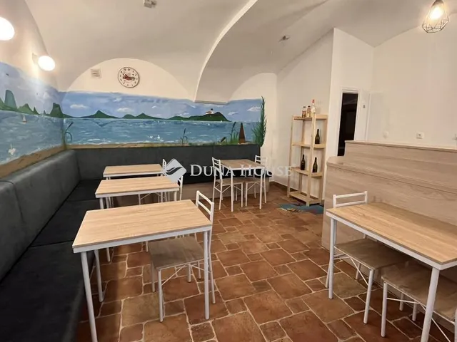 Eladó kereskedelmi és ipari ingatlan Szombathely 43 nm