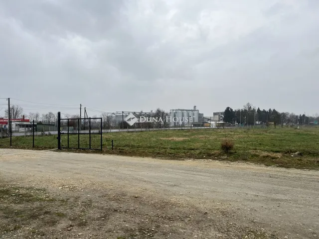 Eladó telek Körmend 11423 nm