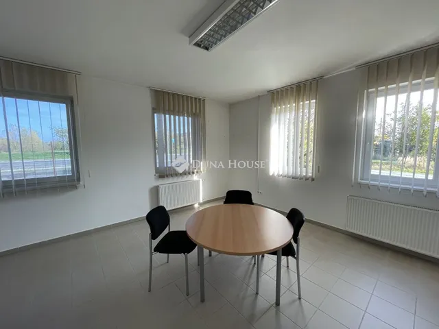Eladó kereskedelmi és ipari ingatlan Szombathely 190 nm