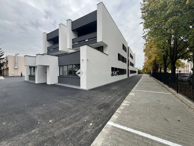 Kiadó kereskedelmi és ipari ingatlan Szombathely, Puskás Tivadar utca 1 nm