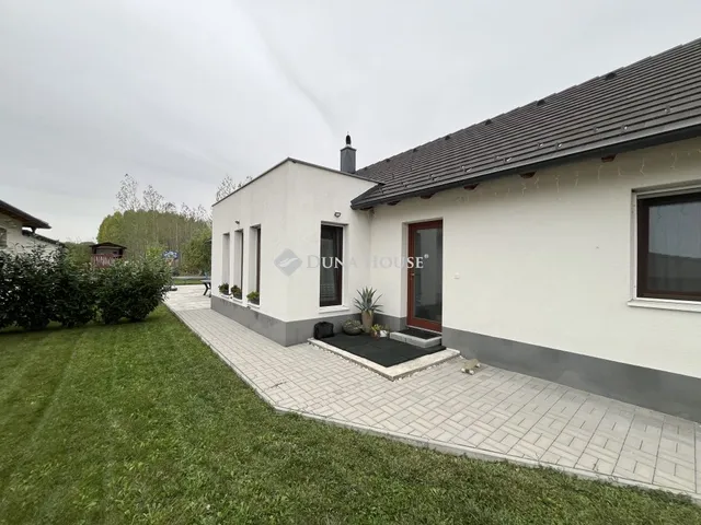 Eladó ház Szárföld 132 nm