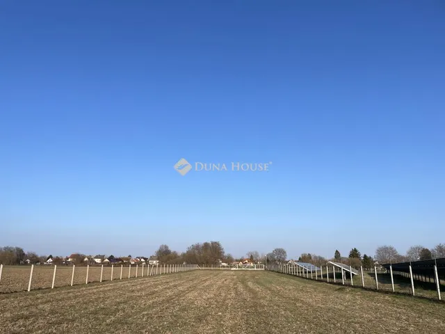 Kiadó telek Gyöngyösfalu 5862 nm