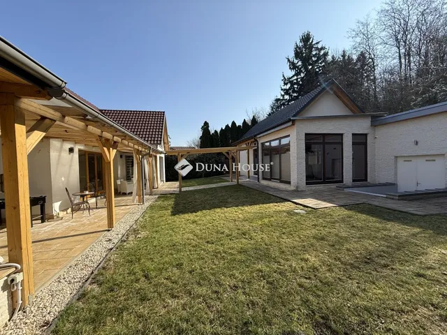 Eladó kereskedelmi és ipari ingatlan Dozmat 303 nm