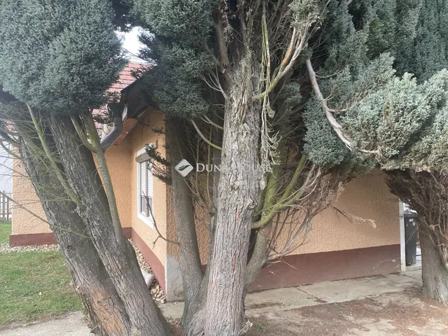 Eladó ház Nádasd, Táncsics út 76 nm