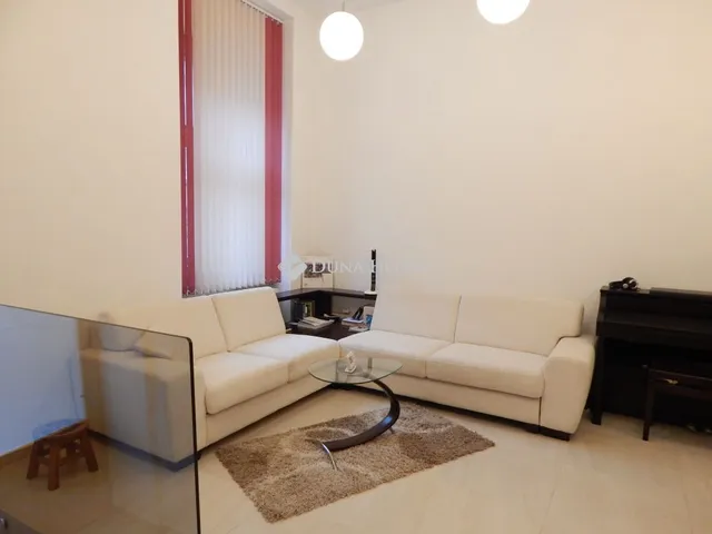 Eladó kereskedelmi és ipari ingatlan Szombathely 67 nm