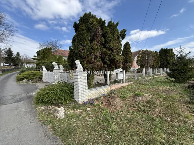 Eladó ház Rönök 69 nm