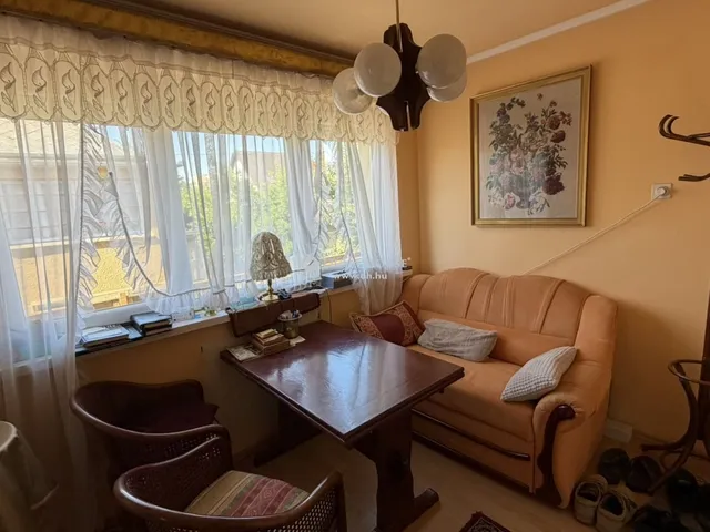 Eladó ház Szombathely, Derkovits-lakótelep 170 nm