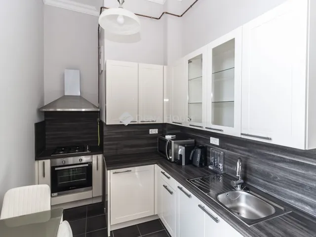 Eladó lakás Szombathely, Király utca 81 nm