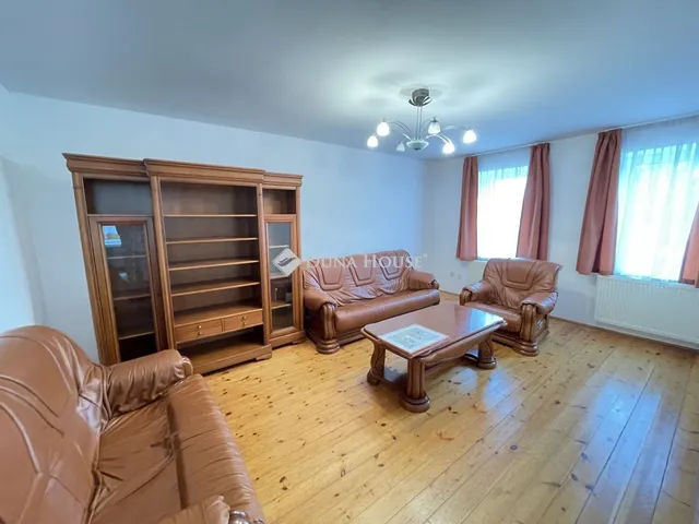 Kiadó ház Egyházasrádóc, Kossuth Lajos utca 160 nm